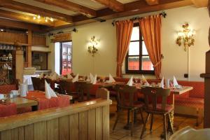 Restaurace v ubytování Hotel Seltenbacher Hof + 28 fotografií