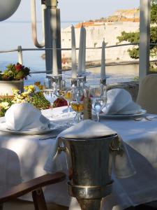 A restaurant or other place to eat at Apartments Dubrovnik Center