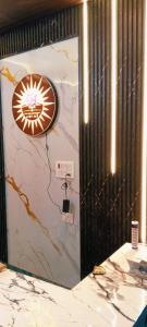 Gallery image of DLA Hotel Rooms and Restaurant in Fatehpur City