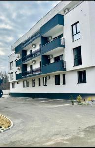 a large building with balconies on the side of it at La felix bulevard in Biharia