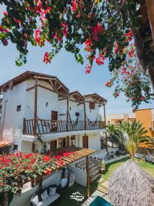 a view of the hotel from the garden at Pousada Vila Bella Icaraí in Icaraí