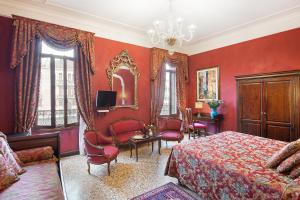 TV a/nebo společenská místnost v ubytování Residenza d'Epoca San Cassiano
