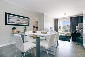 Gallery image of Superior Apartment Mayfair in Cape Town