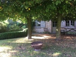 Aed väljaspool majutusasutust Holiday Home Bonjour Clara