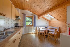 Kuchyň nebo kuchyňský kout v ubytování Garni-Residence Villa Paul
