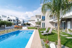 Bazén v ubytování Danai Residential Complex nebo v jeho okolí