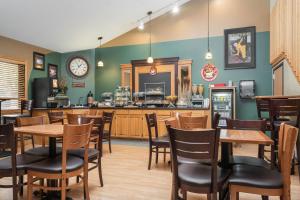 Fotografie z fotogalerie ubytování AmericInn by Wyndham Detroit Lakes v destinaci Detroit Lakes