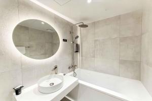 Gallery image of Sinchon Hotel GAEUL in Seoul