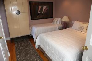 Postel nebo postele na pokoji v ubytování The Ocean Plaza Hotel