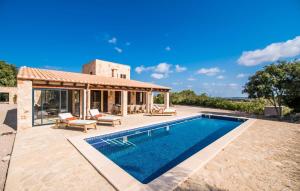 an image of a villa with a swimming pool at La Fuente De Montuiri in Montuiri