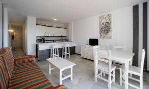 Kjøkken eller kjøkkenkrok på Apartamentos Turisticos Rio Marinas