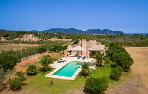 an aerial view of a villa with a swimming pool at Clovetes in Son Servera