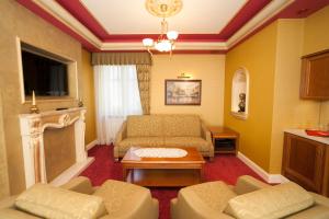 TV a/nebo společenská místnost v ubytování Hotel przy Młynie