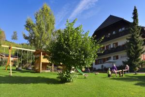 Aed väljaspool majutusasutust Gästehaus Bischof