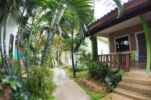 Gallery image of Wandee Bed & Breakfast in Khao Lak