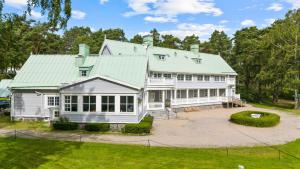 Sodas prie apgyvendinimo įstaigos Onsala Herrgård B&B