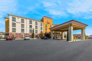 a rendering of a hotel with a parking lot at Comfort Suites El Paso West in Montoya