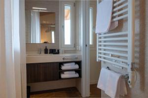 SETA - Seta di Lago - Love Italy Homes tesisinde bir banyo +21 fotoğraf