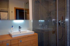 Koupelna v ubytování Guest House Gostišče Jutriša + 15 fotografií