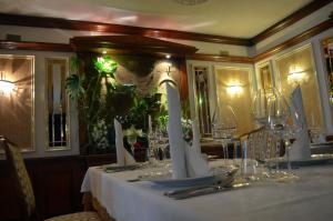 ห้องอาหารหรือที่รับประทานอาหารของ Guest House Gostišče Jutriša