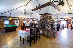 Restaurace v ubytování Karczma Pod Topolami