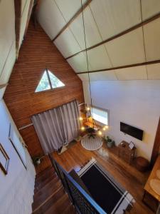 an overhead view of a living room with a ceiling at Chalé SZ Pantanal in Cáceres