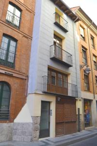 Gallery image of Apartamentos GO - Leopoldo Cano Center in Valladolid