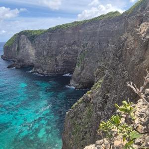 a view of the ocean from a cliff at Villa Rose Barth Location de Chambre in Saint-Louis