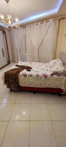 a bedroom with a bed in a room at Casa inigualavel in Caucaia