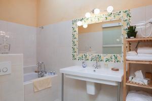 Koupelna v ubytování B&B La Boal + 34 fotografií