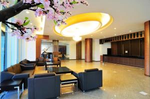 JinShan Sakura Bay Hot Spring Hotel tesisinde lobi veya resepsiyon alanı