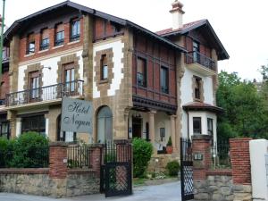 Budova, kde se hotel nachází
