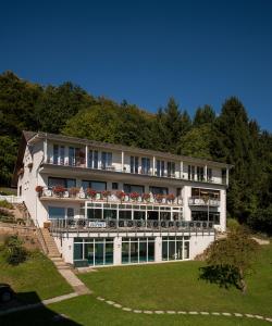 Galeriebild der Unterkunft PlusNaturHotel direkt am Ederseeufer Waldhotel Wiesemann und Ferienapartments in Waldeck