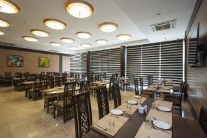 Restaurace v ubytování Hotel Grand Visava Lonavala