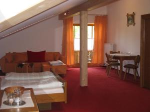 Posezení v ubytování Alpenhotel Allgäu