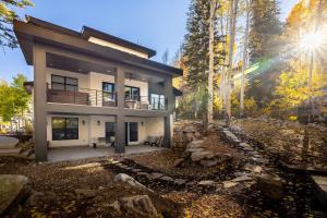 a house in the middle of a forest at Milly 8752 in Brighton