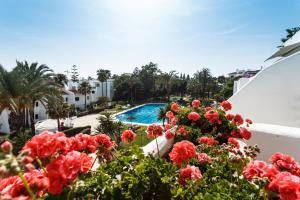 Basen w obiekcie Coral Beach Aparthotel lub w pobliżu
