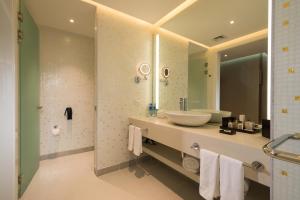 Ein Badezimmer in der Unterkunft Hotel Las Americas Golden Tower Panamá