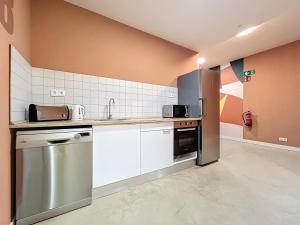 Cuina o zona de cuina de Lemon Hostel Altea habitaciones privadas y compartidas