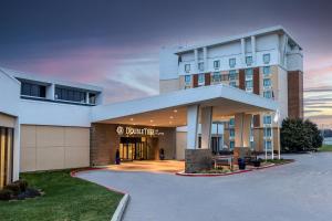 a rendering of the front of a building at DoubleTree by Hilton Cincinnati Airport in Hebron