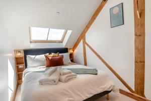 a bedroom with a bed with towels on it at 5 Bed in Bwlch oc-p32273 in Bwlch