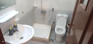 Gallery image of Suite Full Studio Apartments in Baţīn