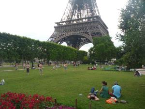Foto dalla galleria di Eiffel Tower Champs De Mars a Parigi