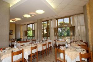 Restaurace v ubytování Albergo Le Sorgenti
