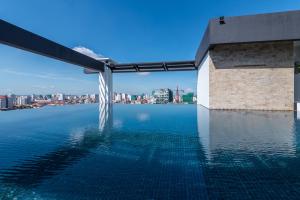 Nespecifikovaný výhled na destinaci Phnompenh nebo výhled na město při pohledu z hotelu