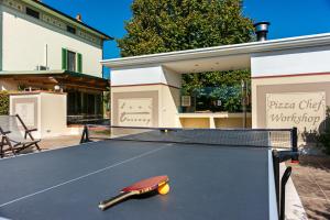 Stolní tenis v ubytování Villa Colombai nebo okolí