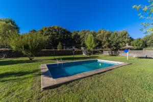 The swimming pool at or close to Apartamentos Casasturga Még 23 kép