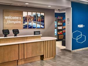 a welcome counter at a welcome to hammber store at Hampton Inn Pigeon Forge in Pigeon Forge