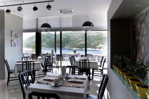 Reštaurácia alebo iné gastronomické zariadenie v ubytovaní San Nicolas Resort Hotel