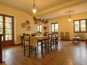 Zona d'estar a Holiday Home Montebello by Interhome